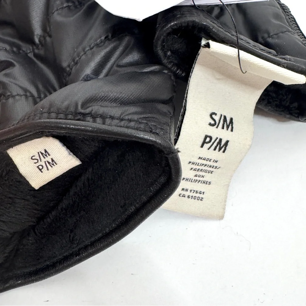 UGG Sherpa Fabric Glove With Zipper Black Size S/M New With Flaw